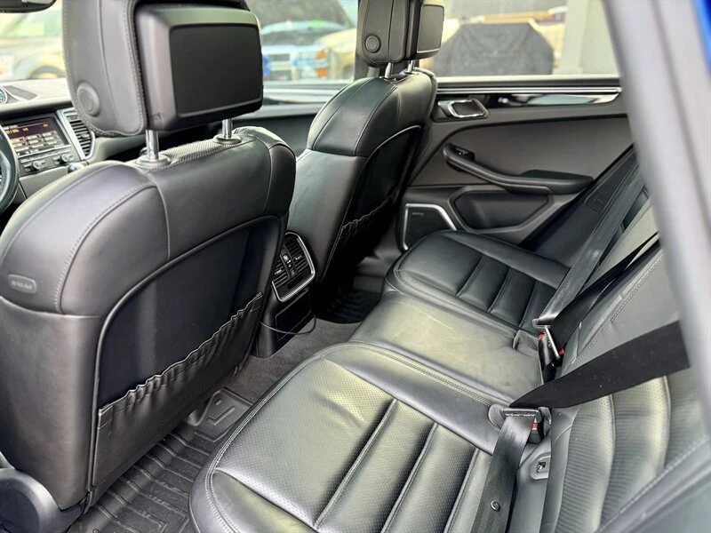 2016 Porsche Macan Turbo - Image 11 of 19