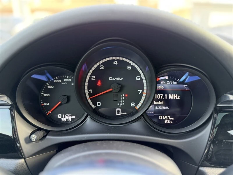 2016 Porsche Macan Turbo - Image 15 of 19