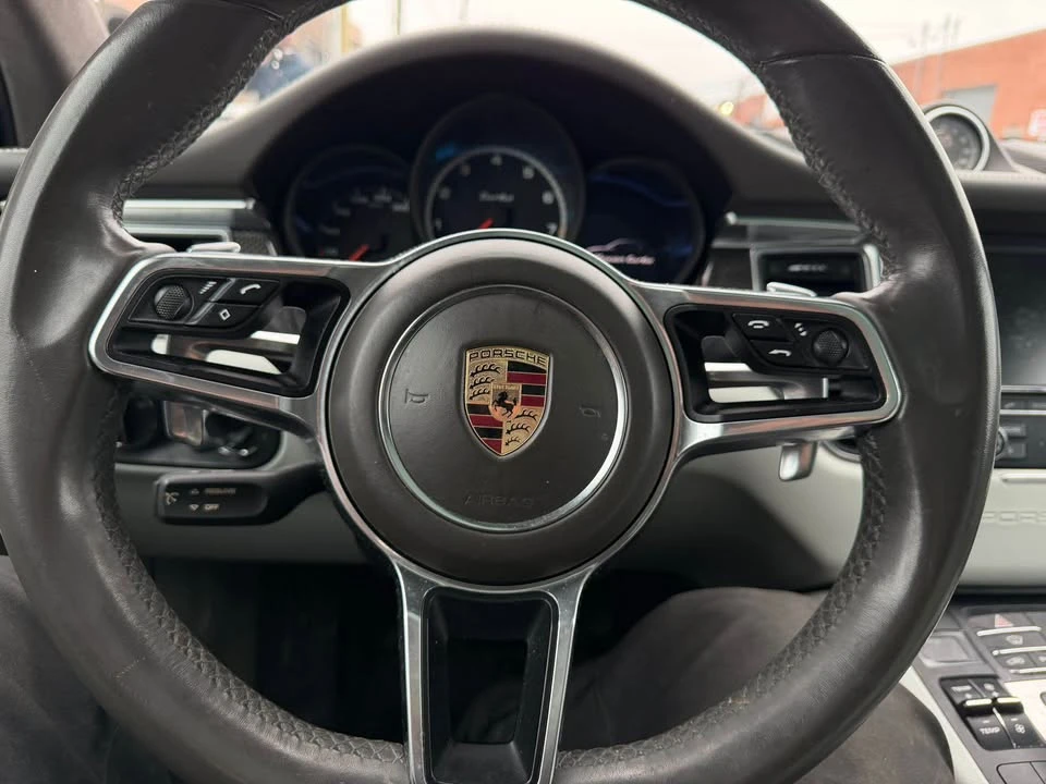 2016 Porsche Macan Turbo - Image 12 of 19