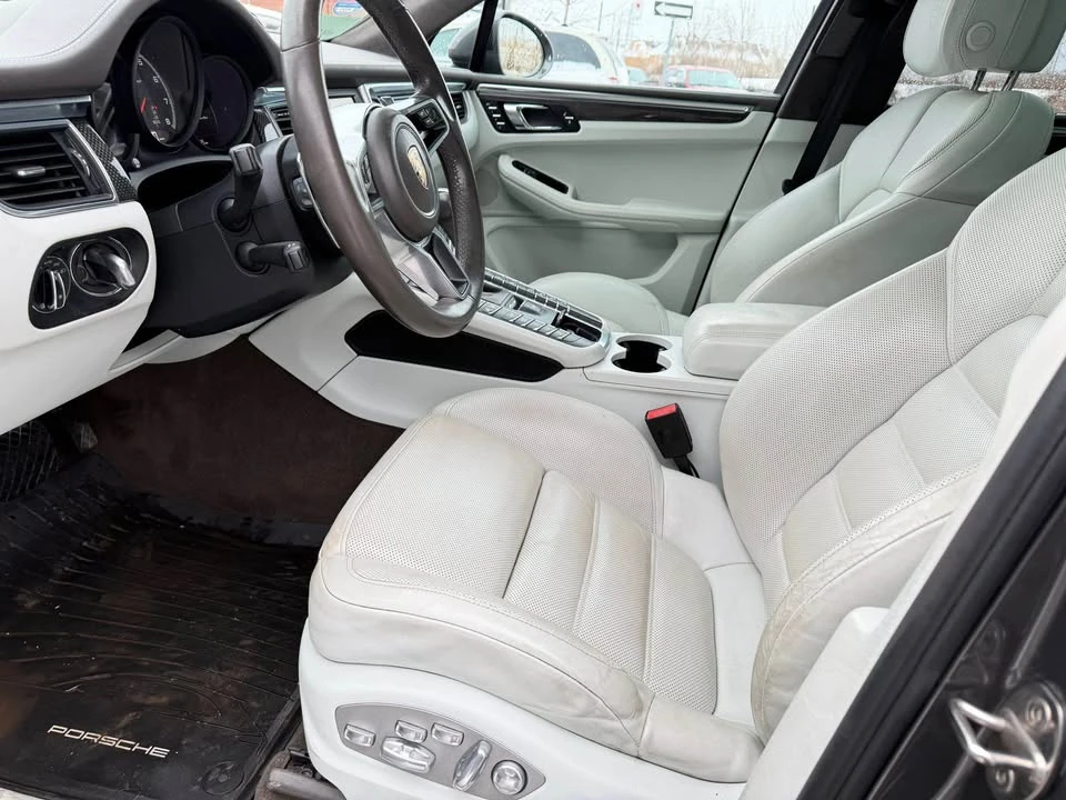2016 Porsche Macan Turbo - Image 8 of 19