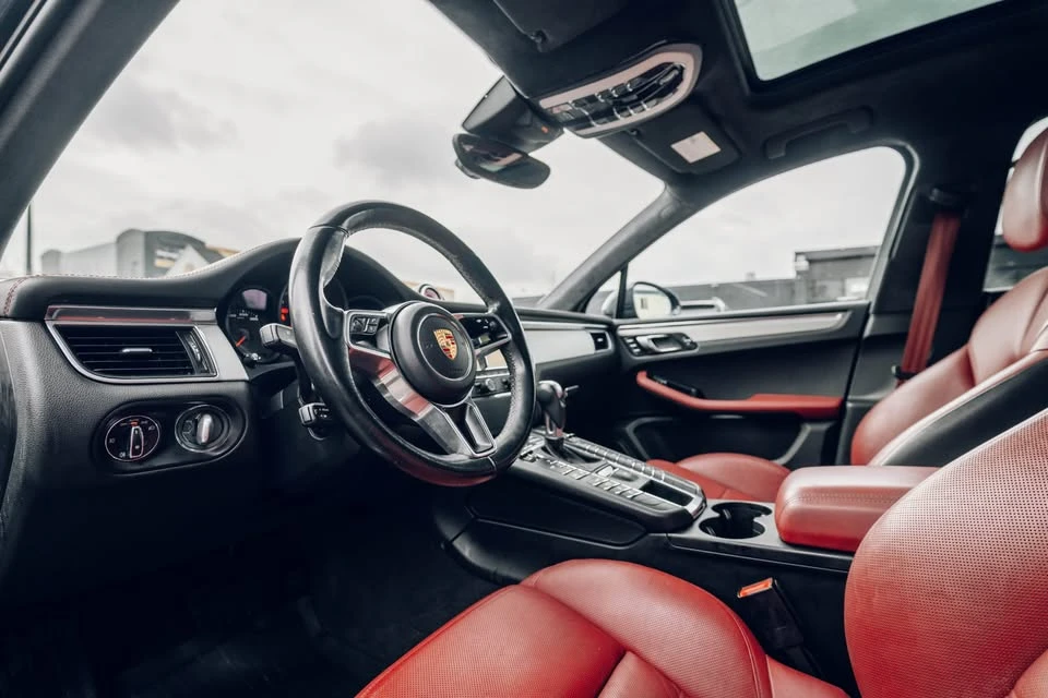 2016 Porsche Macan Turbo - Image 8 of 19