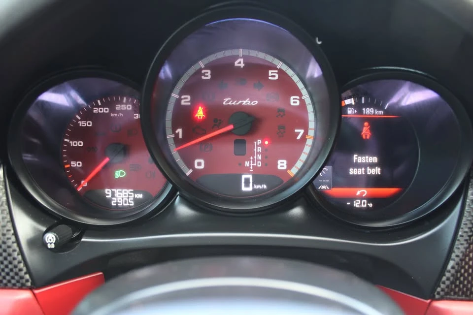 2016 Porsche Macan Turbo - Image 14 of 19
