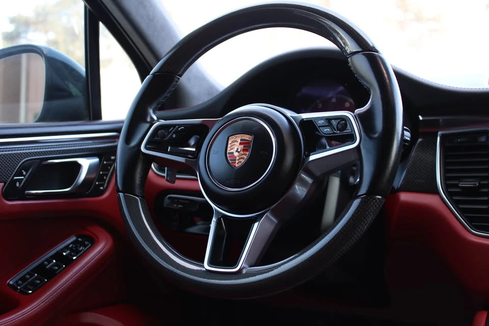2016 Porsche Macan Turbo - Image 12 of 19