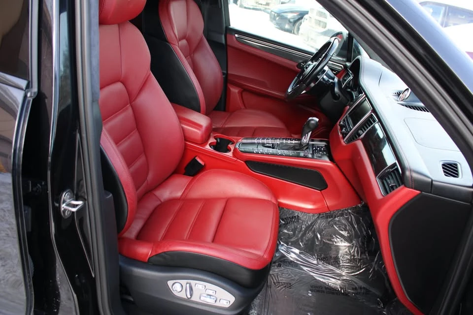 2016 Porsche Macan Turbo - Image 8 of 19