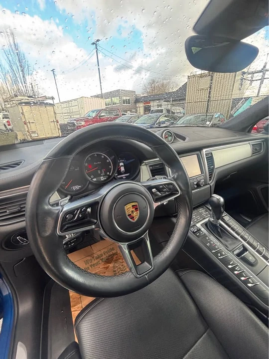 2016 Porsche Macan Turbo - Image 10 of 11
