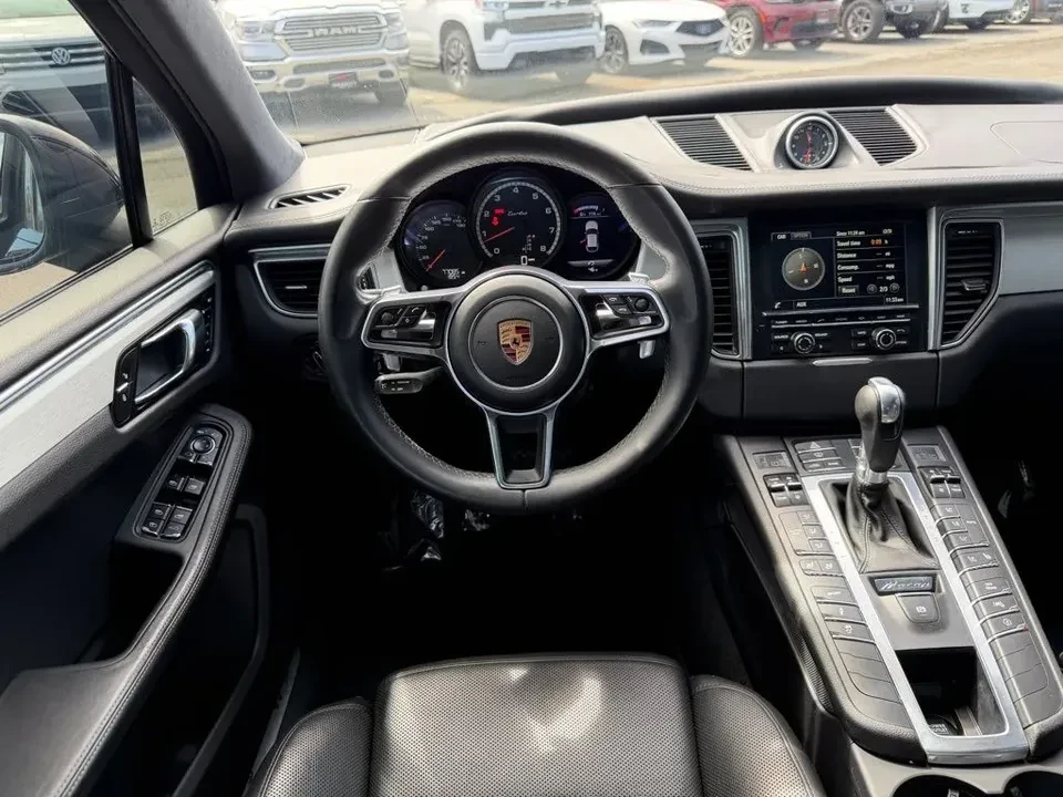 2016 Porsche Macan Turbo - Image 6 of 11