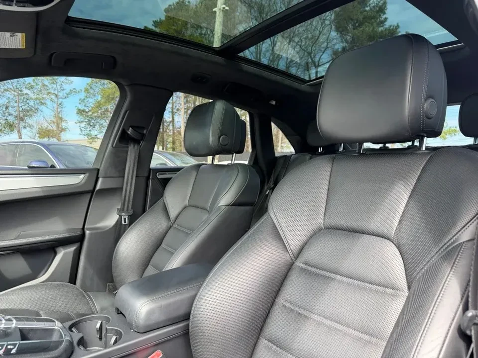 2016 Porsche Macan Turbo - Image 3 of 11