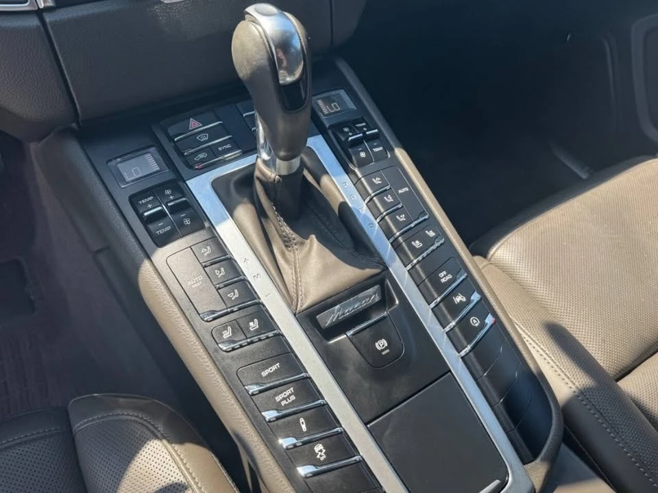 2016 Porsche Macan Turbo - Image 10 of 19