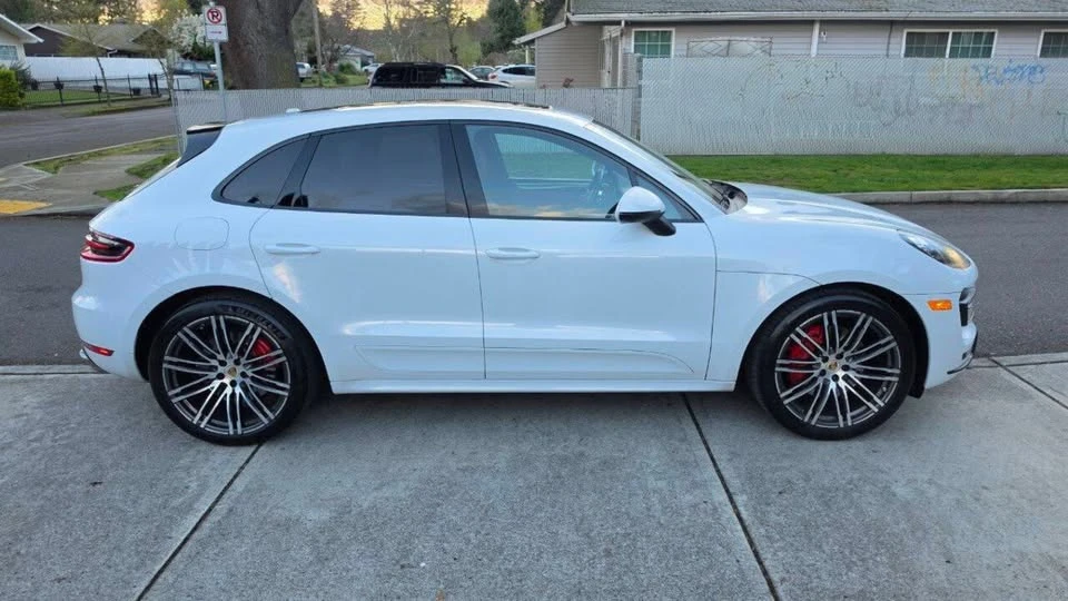 2016 Porsche Macan Turbo - Image 4 of 15