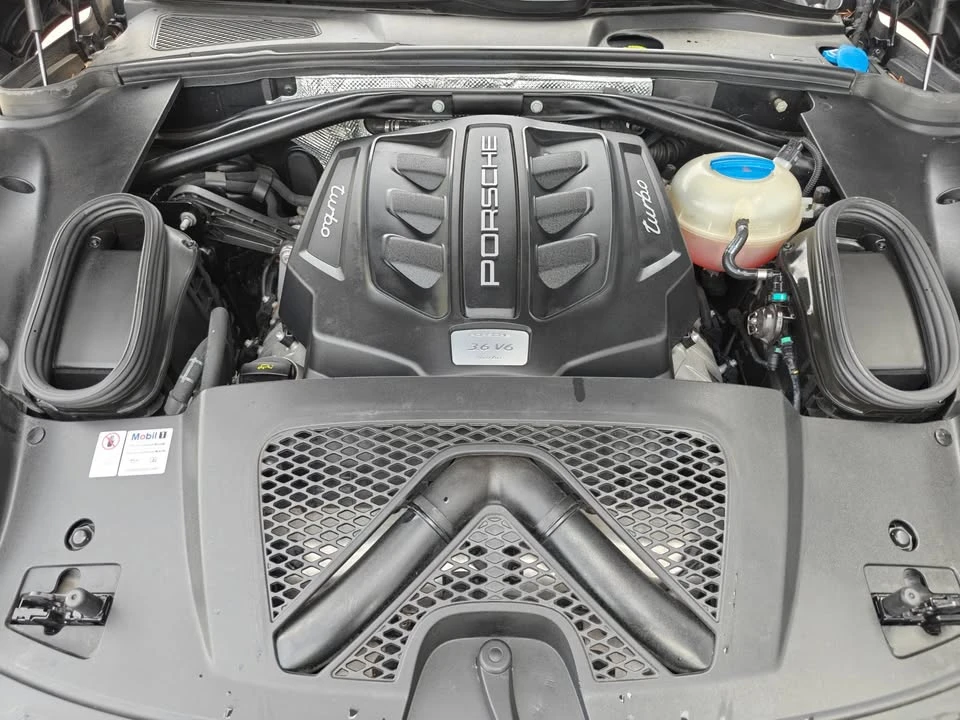 2016 Porsche Macan Turbo - Image 20 of 20