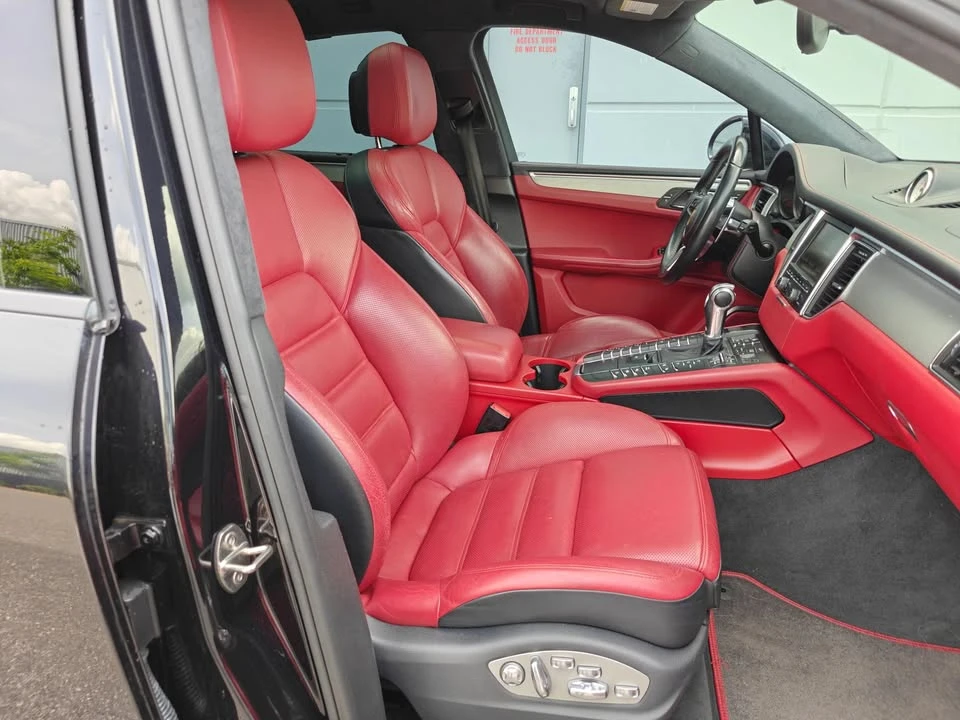 2016 Porsche Macan Turbo - Image 15 of 20