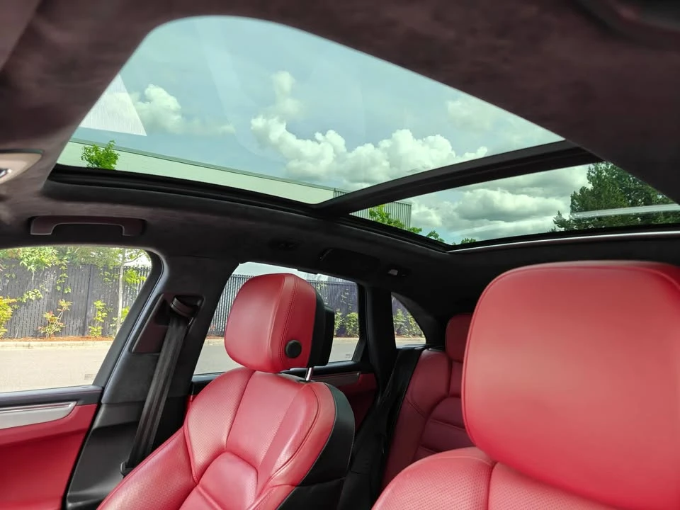 2016 Porsche Macan Turbo - Image 16 of 20