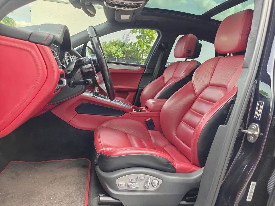 2016 Porsche Macan Turbo - Image 14 of 20