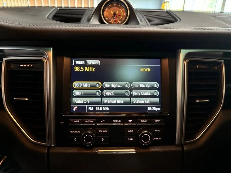 2016 Porsche Macan Turbo - Image 15 of 20