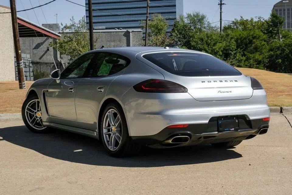 2016 Porsche 970 Panamera - Image 8 of 10