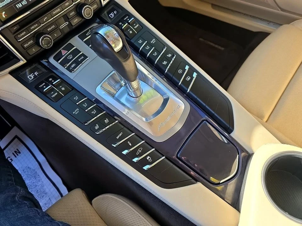 2016 Porsche 970 Panamera - Image 18 of 19