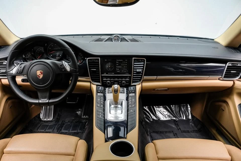 2016 Porsche 970 Panamera - Image 16 of 19