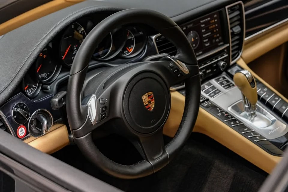 2016 Porsche 970 Panamera - Image 17 of 19