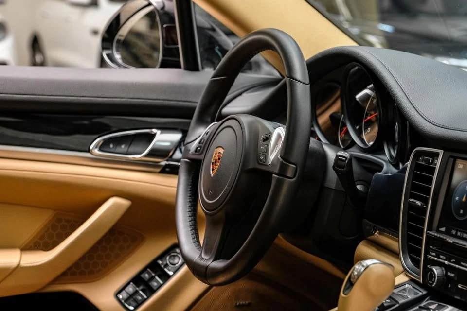 2016 Porsche 970 Panamera - Image 15 of 19