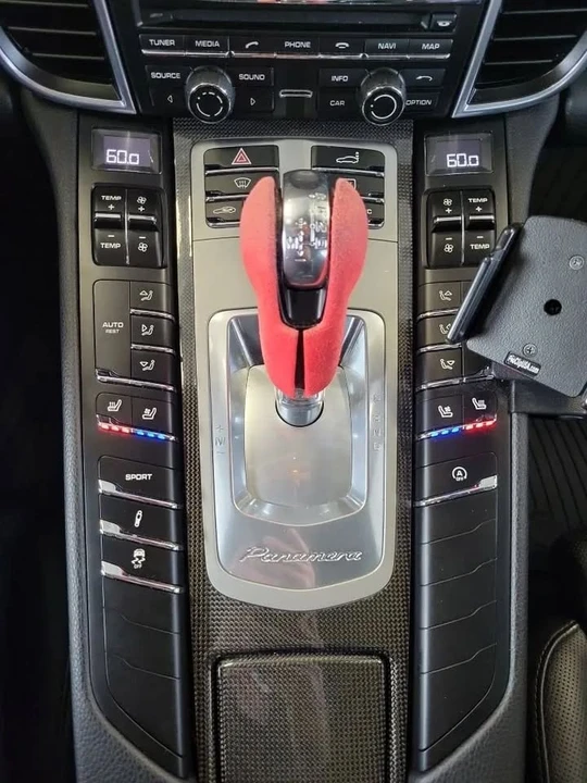 2016 Porsche 970 Panamera - Image 13 of 20