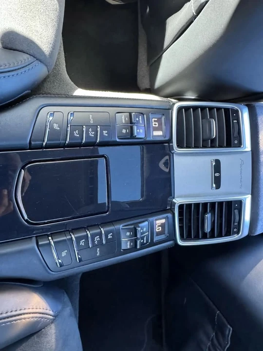 2016 Porsche 970 Panamera - Image 17 of 20