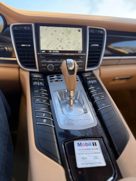 2016 Porsche 970 Panamera - Image 9 of 14