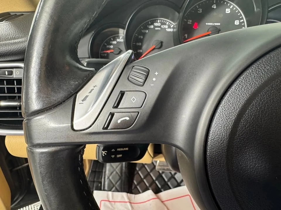 2016 Porsche 970 Panamera - Image 8 of 20