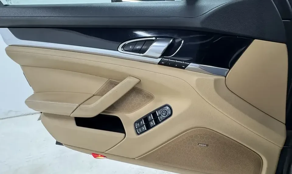 2016 Porsche 970 Panamera - Image 12 of 20