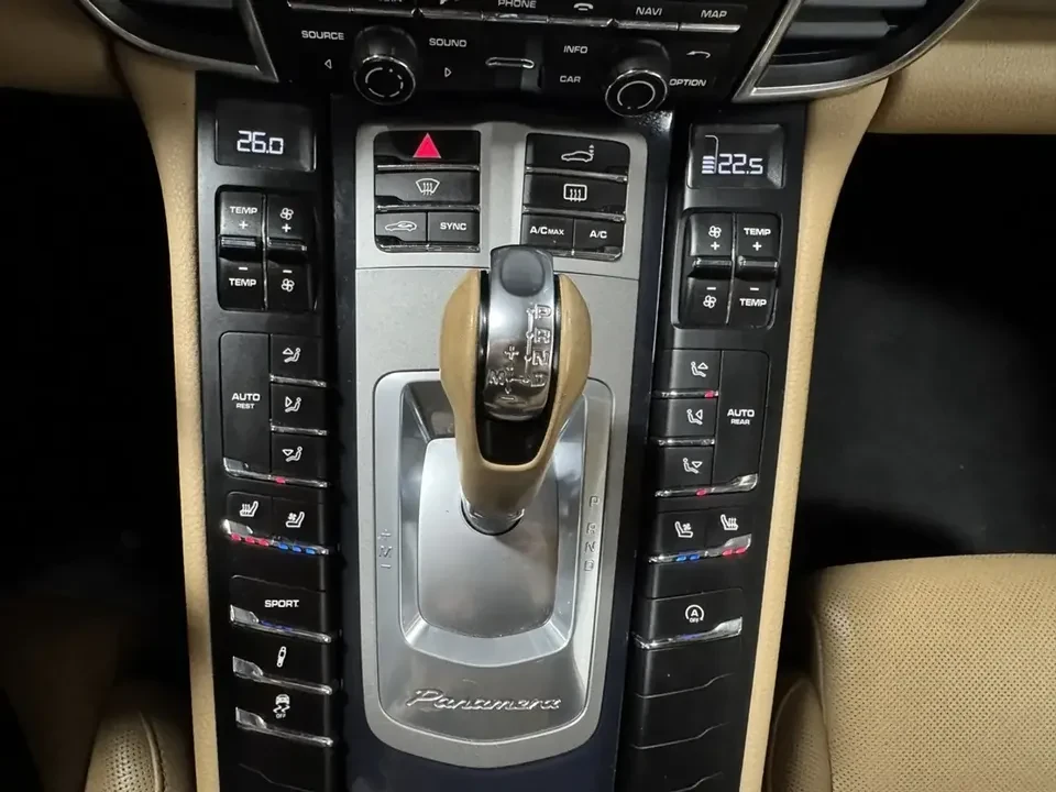 2016 Porsche 970 Panamera - Image 16 of 20