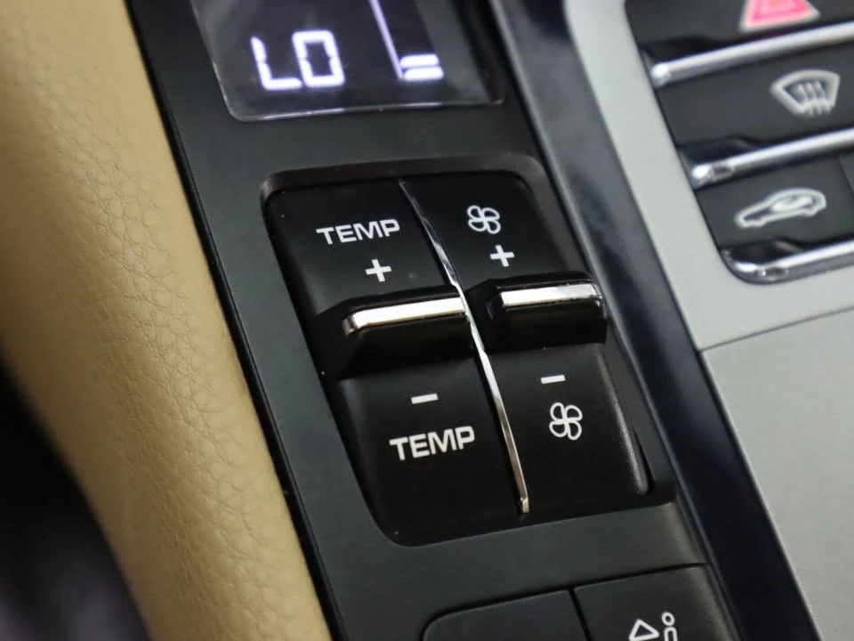 2016 Porsche 970 Panamera - Image 19 of 20