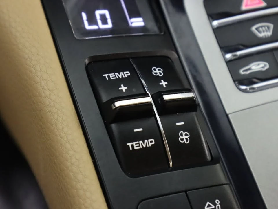 2016 Porsche 970 Panamera - Image 19 of 20