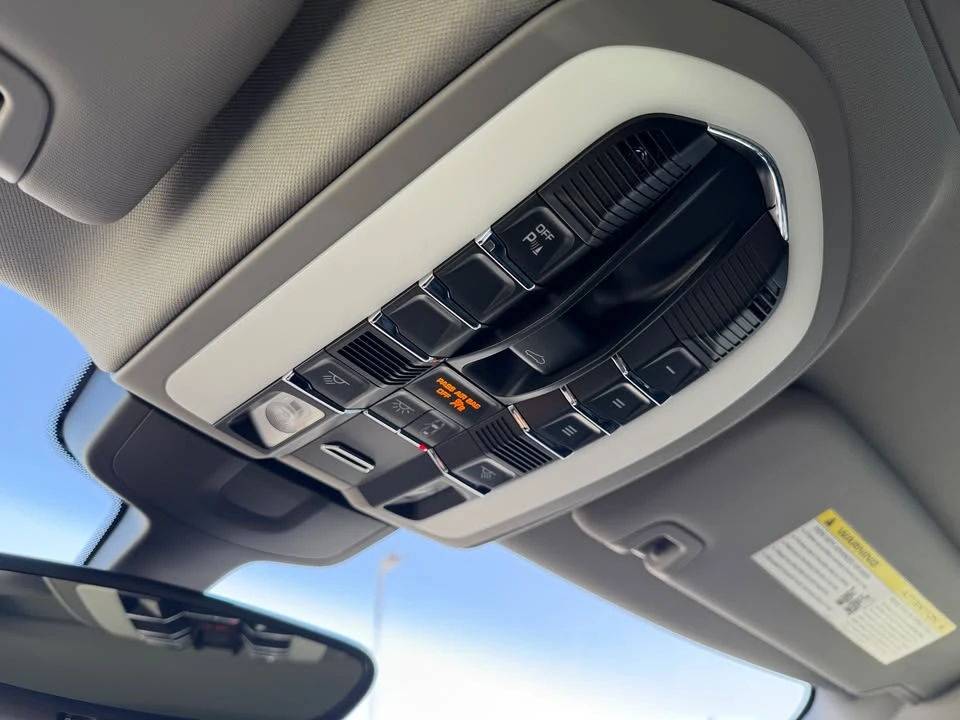 2016 Porsche 970 Panamera - Image 16 of 20