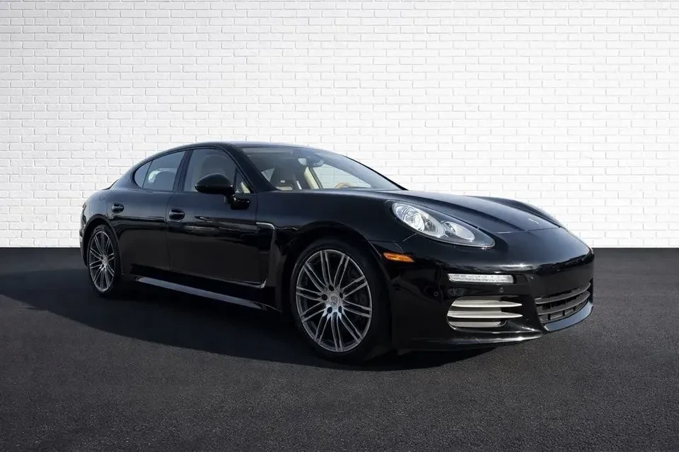 2016 Porsche 970 Panamera - Image 11 of 12