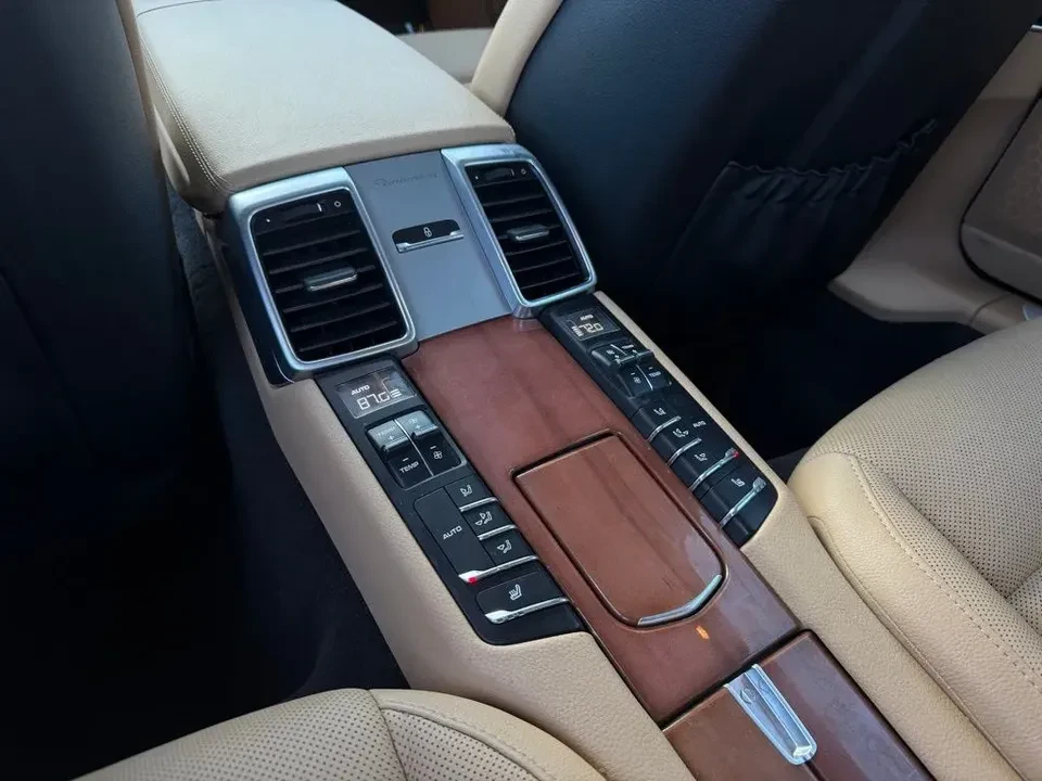 2016 Porsche 970 Panamera - Image 9 of 12