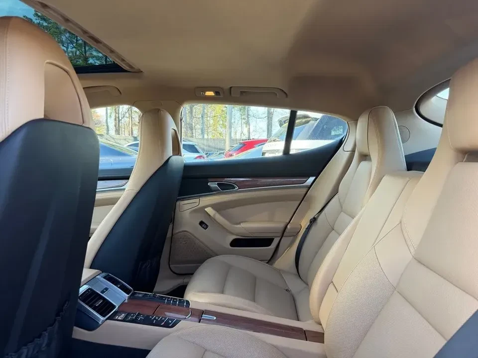 2016 Porsche 970 Panamera - Image 8 of 12