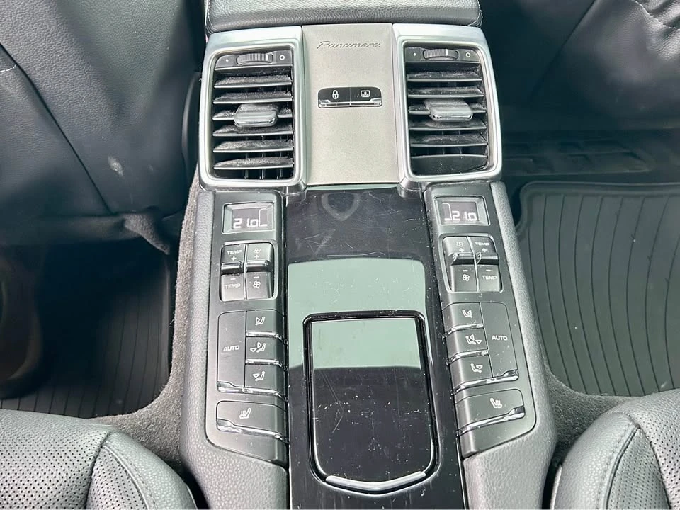 2016 Porsche 970 Panamera - Image 19 of 20