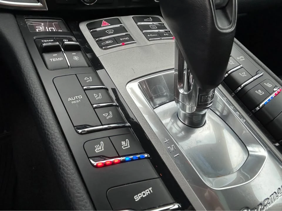 2016 Porsche 970 Panamera - Image 17 of 20