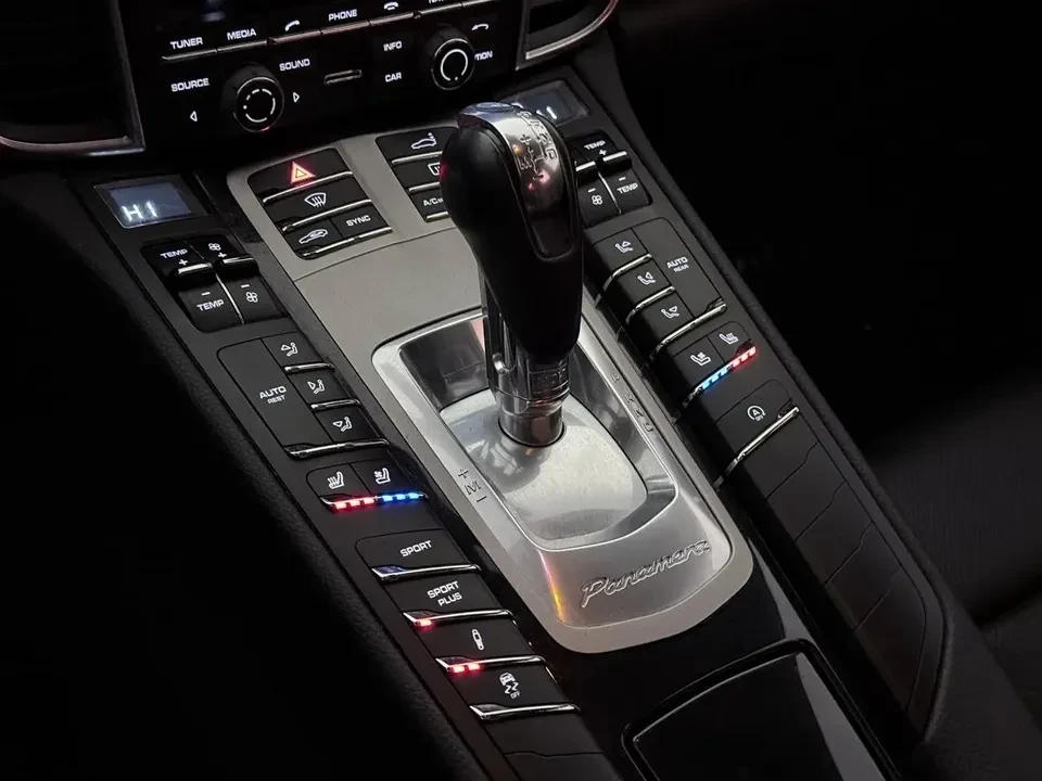 2016 Porsche 970 Panamera - Image 17 of 20
