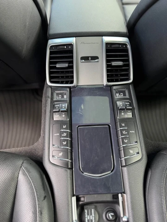 2016 Porsche 970 Panamera - Image 12 of 18