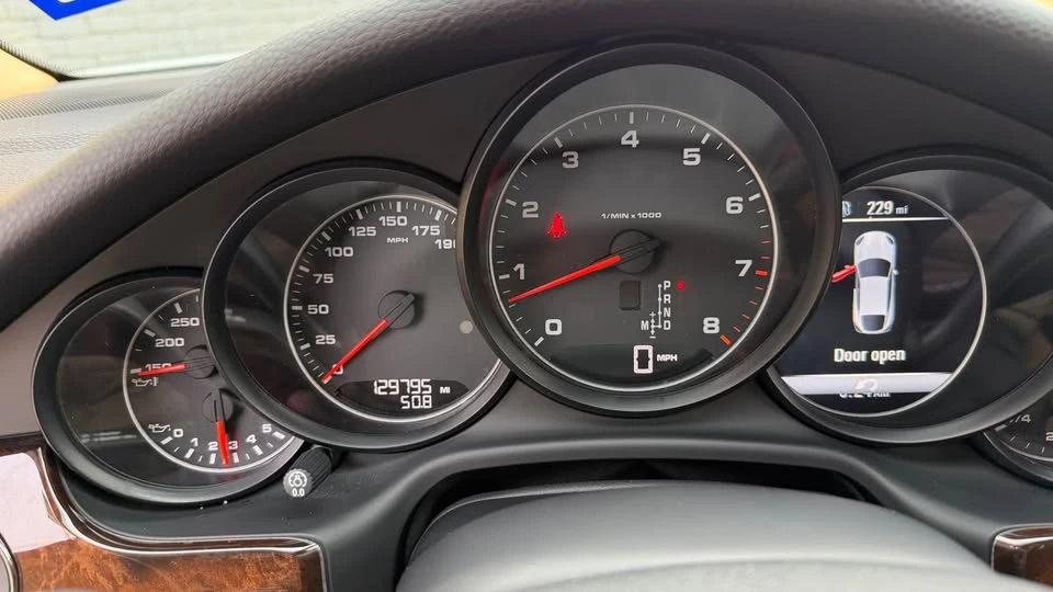 2016 Porsche 970 Panamera - Image 8 of 16