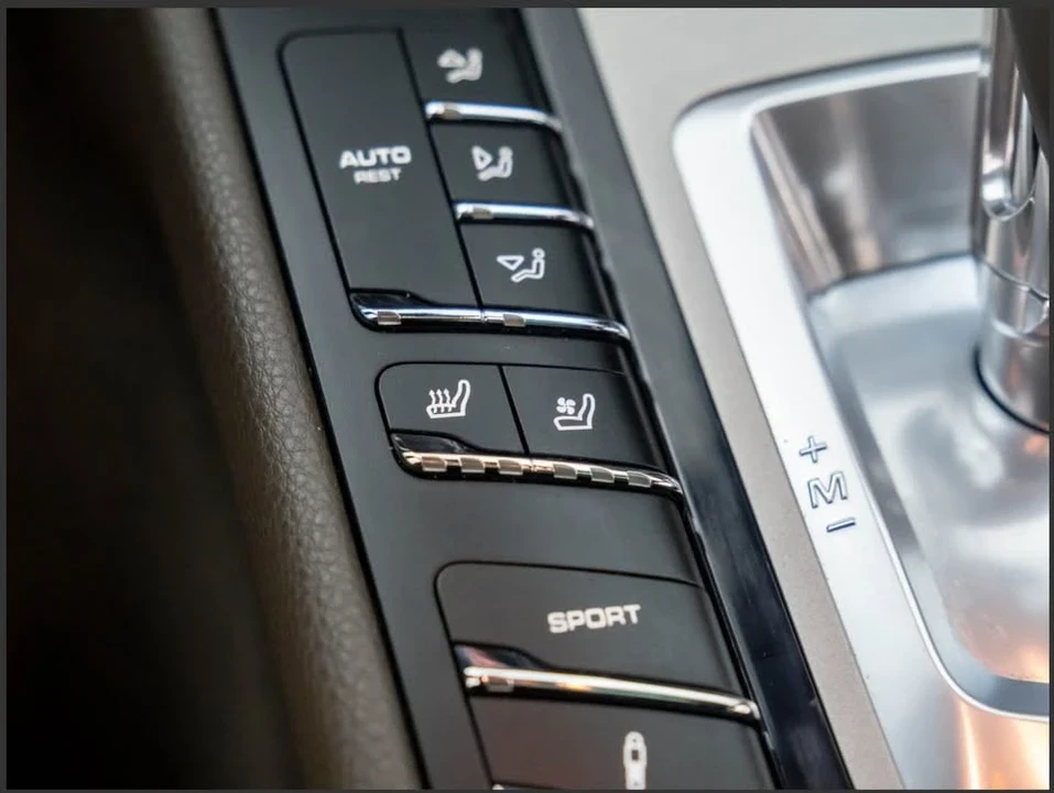 2016 Porsche 970 Panamera - Image 6 of 7