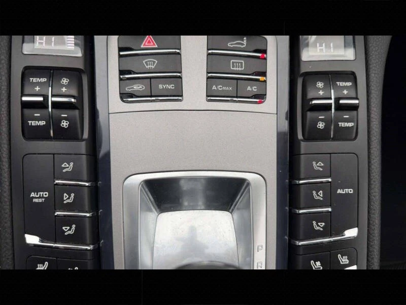 2016 Porsche 970 Panamera - Image 19 of 20