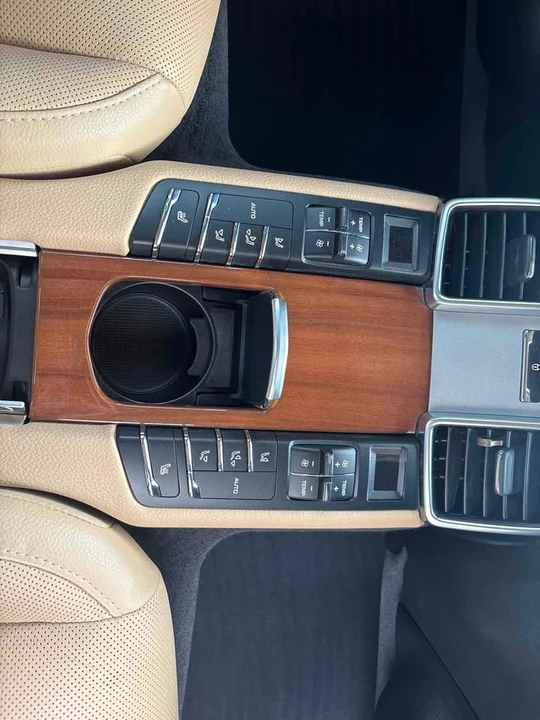 2016 Porsche 970 Panamera - Image 17 of 20