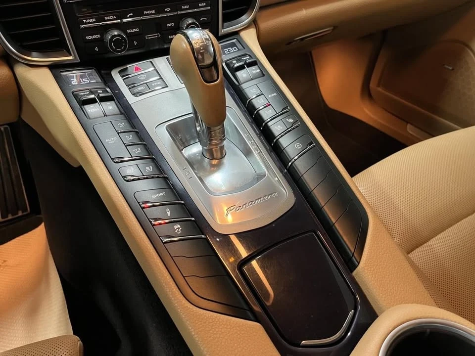 2016 Porsche 970 Panamera - Image 16 of 20