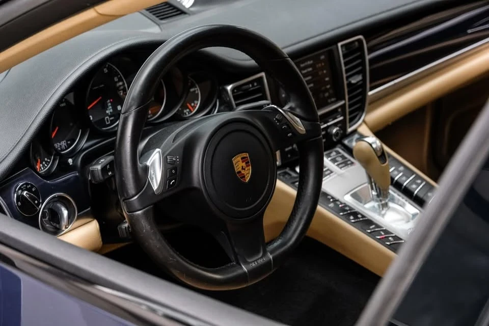 2016 Porsche 970 Panamera - Image 18 of 20