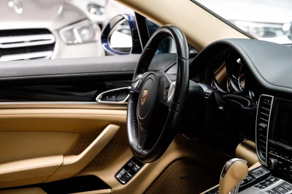 2016 Porsche 970 Panamera - Image 17 of 20