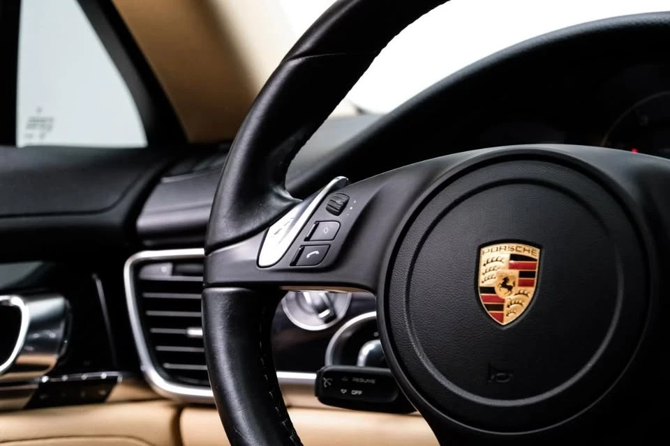 2016 Porsche 970 Panamera - Image 19 of 20