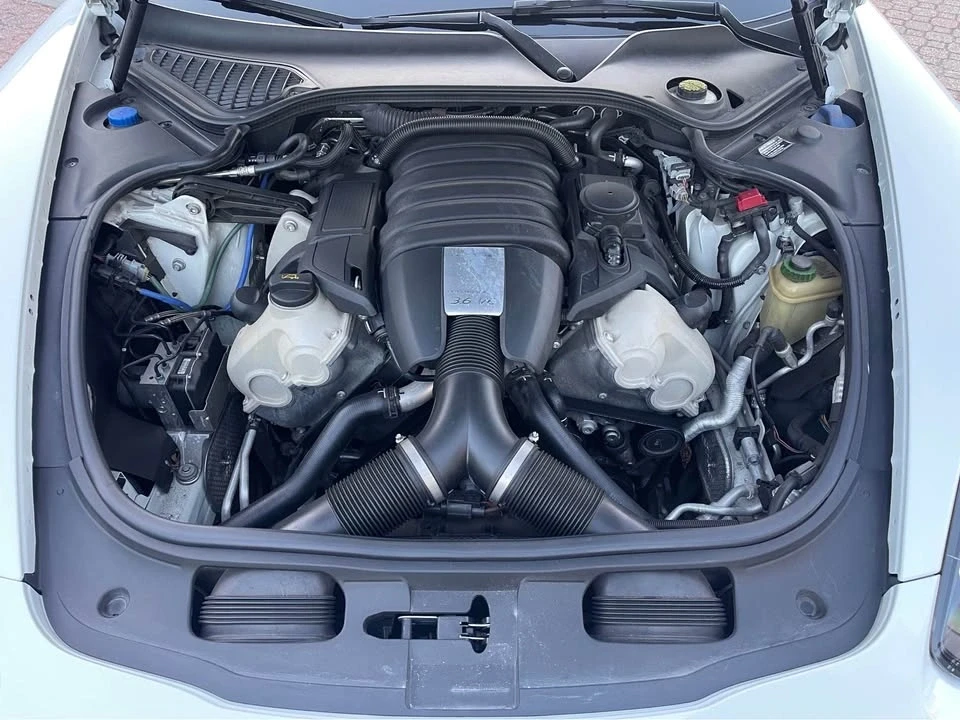 2016 Porsche 970 Panamera - Image 17 of 20