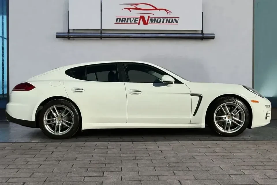 2016 Porsche 970 Panamera - Image 2 of 5