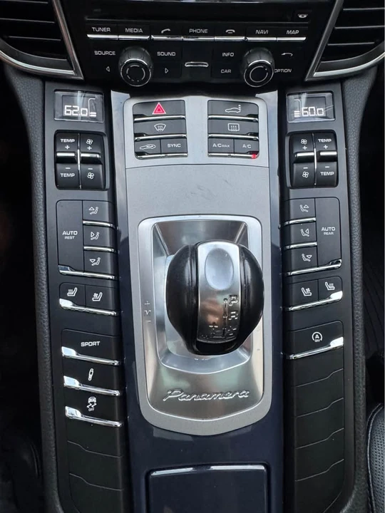2016 Porsche 970 Panamera - Image 16 of 18